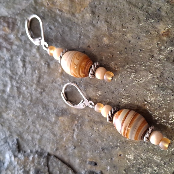 Stunning Handcrafted Stone & Bead Necklace Set - Picture 6 of 10